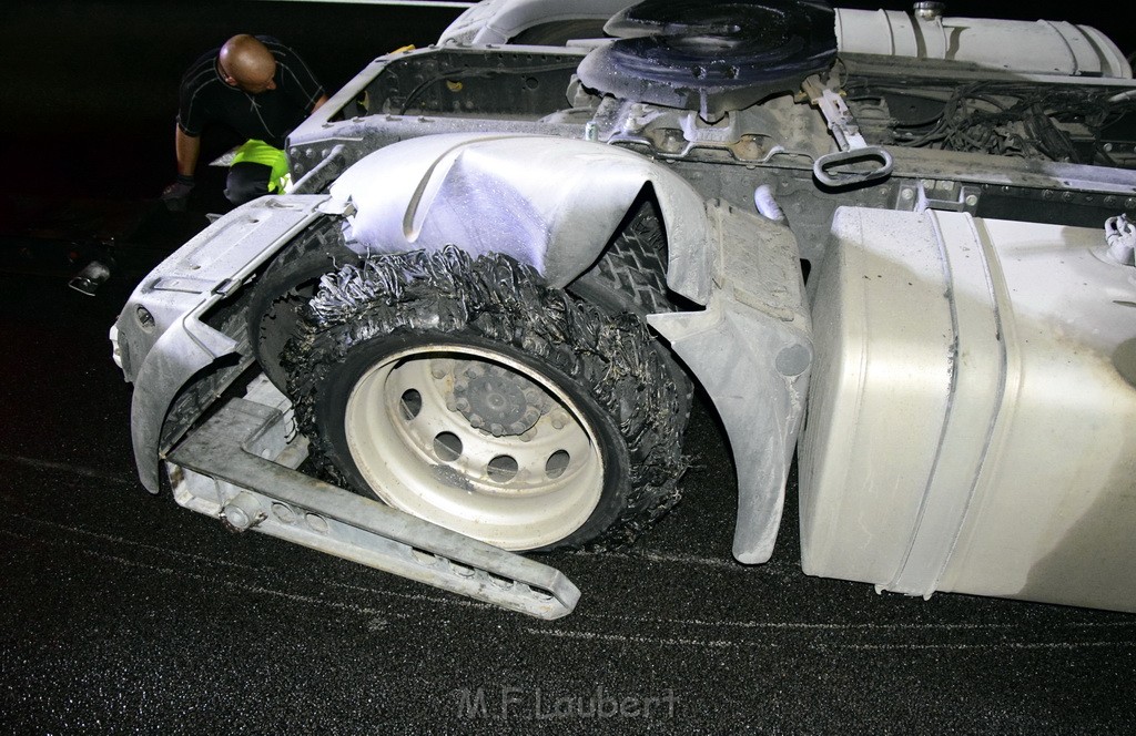 LKW Verfolgung A 3 Rich Oberhausen gestellt mit Nagelbrett Hoehe AS Koeln Dellbrueck P37.JPG - Miklos Laubert